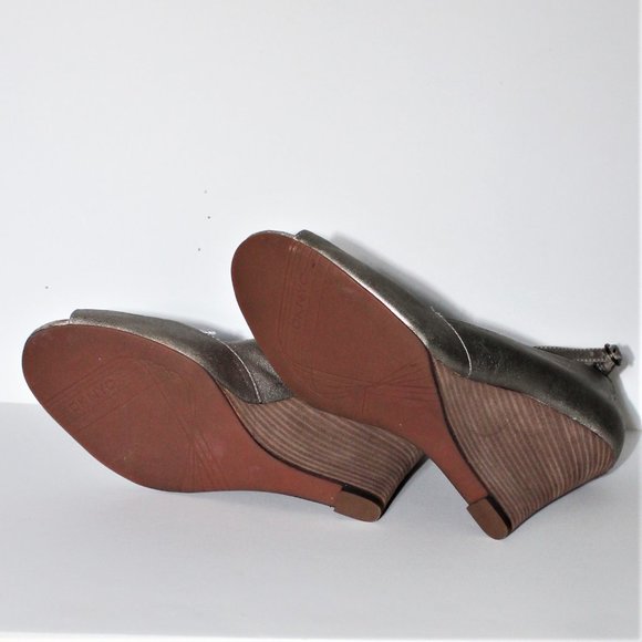 DKNYC Gold Metallic Leather Wedge Heel - Picture 6 of 6